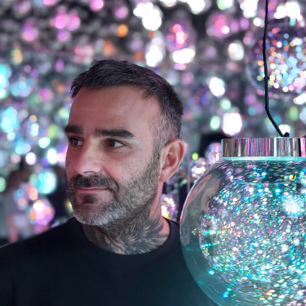 Portrait of Julien Jimenez, founder of PestPatrolr